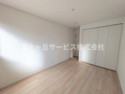 【洋室】 | 浜松市中央区萩丘5丁目 2期 新築一戸建て 2号棟 | 洋室です