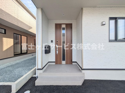 【エントランス】 | 浜松市中央区萩丘5丁目 2期 新築一戸建て 2号棟 | エントランスです