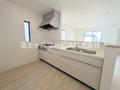 【キッチン】 | 浜松市中央区萩丘5丁目 2期 新築一戸建て 2号棟 | キッチンです