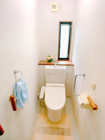 【トイレ】 | ◇◆伊勢原市大住台3丁目 中古戸建◆◇ | 各階にトイレが設置されています。