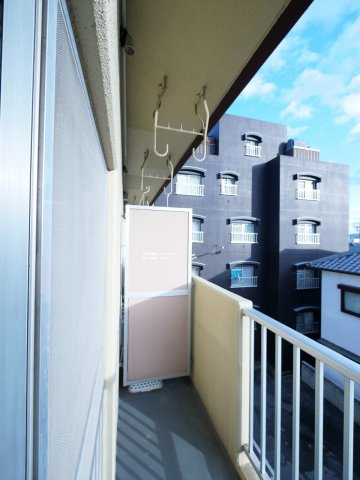 ロイヤル神田のバルコニー|※写真は別の部屋のものです。