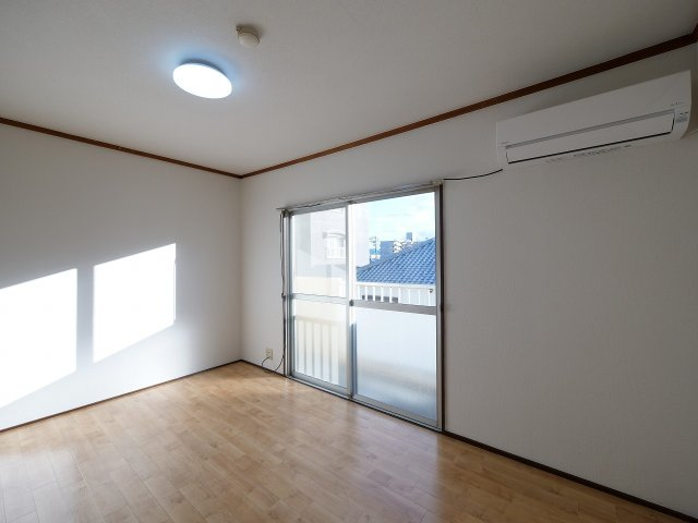 ロイヤル神田の洋室|※写真は別の部屋のものです。