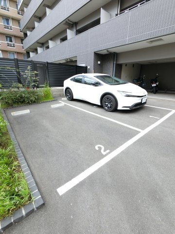 オーパスレジデンス千葉駅前の駐車場
