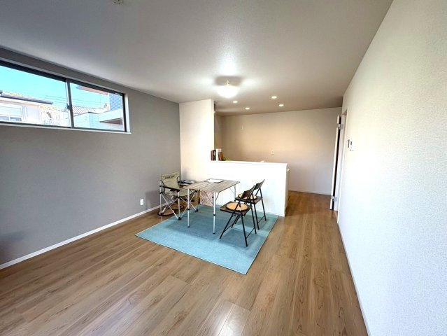 静岡市葵区昭府二丁目　６期　新築戸建　全１棟　の居間・リビング