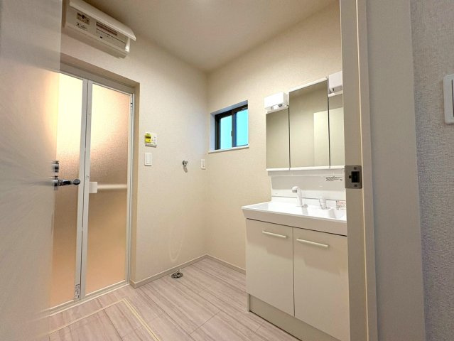 静岡市葵区昭府二丁目　６期　新築戸建　全１棟　の脱衣所