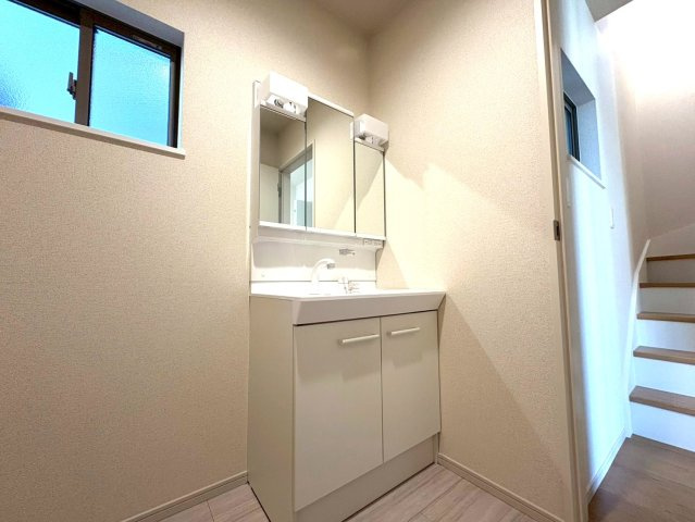 静岡市葵区昭府二丁目　６期　新築戸建　全１棟　の独立洗面台