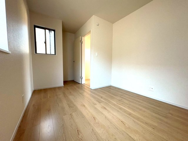 静岡市葵区昭府二丁目　６期　新築戸建　全１棟　の洋室