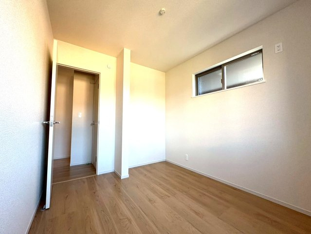 静岡市葵区昭府二丁目　６期　新築戸建　全１棟　の洋室