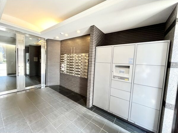 プライマル名古屋吹上のエントランス