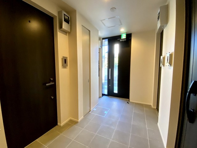 HEBEL MAISON 一角洞のロビー