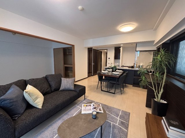 クオス中山の居間・リビング|家具等は売買対象外となります