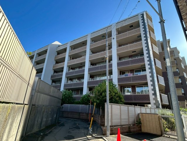 クオス中山の外観