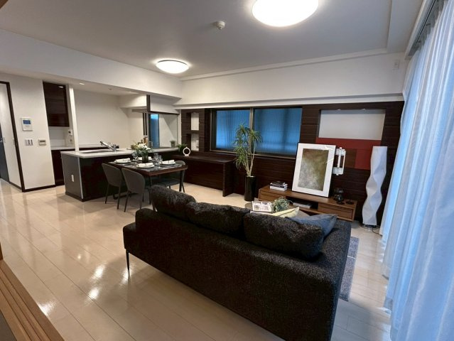 クオス中山の居間・リビング|家具等は売買対象外となります