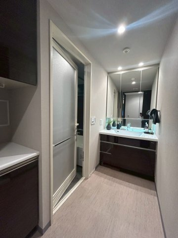 クオス中山の独立洗面台|家具等は売買対象外となります