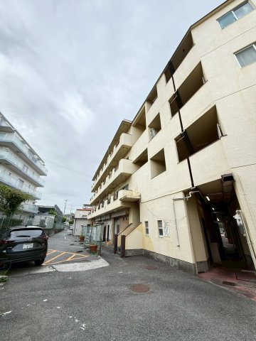 多聞ニューハイツの駐車場