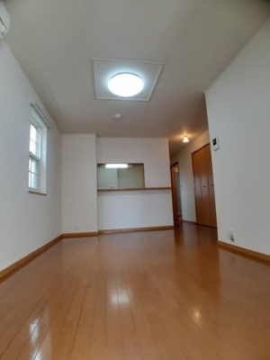 【居間・リビング】 | シャルパンティエⅡ | ゆったり過ごせる居間です