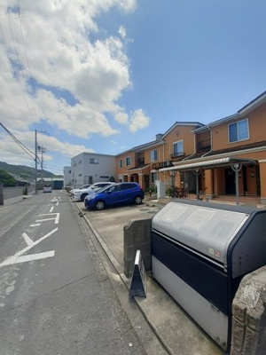 【駐車場】 | サンレミ・ブーケ・アイ | 車をお持ちの方に嬉しい駐車場付きの物件です