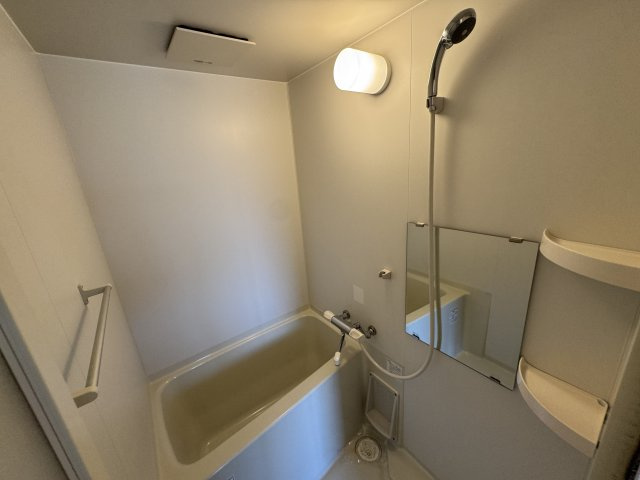 メゾン桜塚の浴室