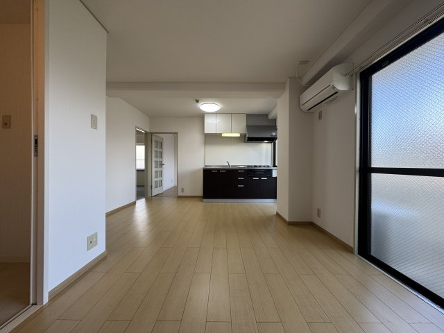 メゾン桜塚の居間・リビング