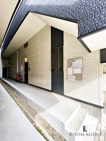 Ampio高畑のエントランス