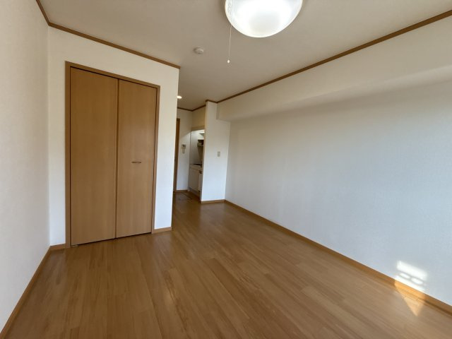 スカイルーム南条の居間・リビング