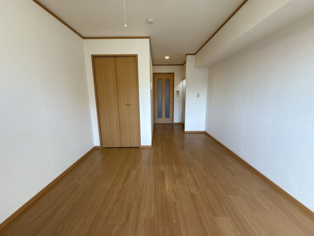 スカイルーム南条の居間・リビング