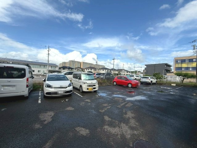 エンリー岡崎ビル2階の駐車場