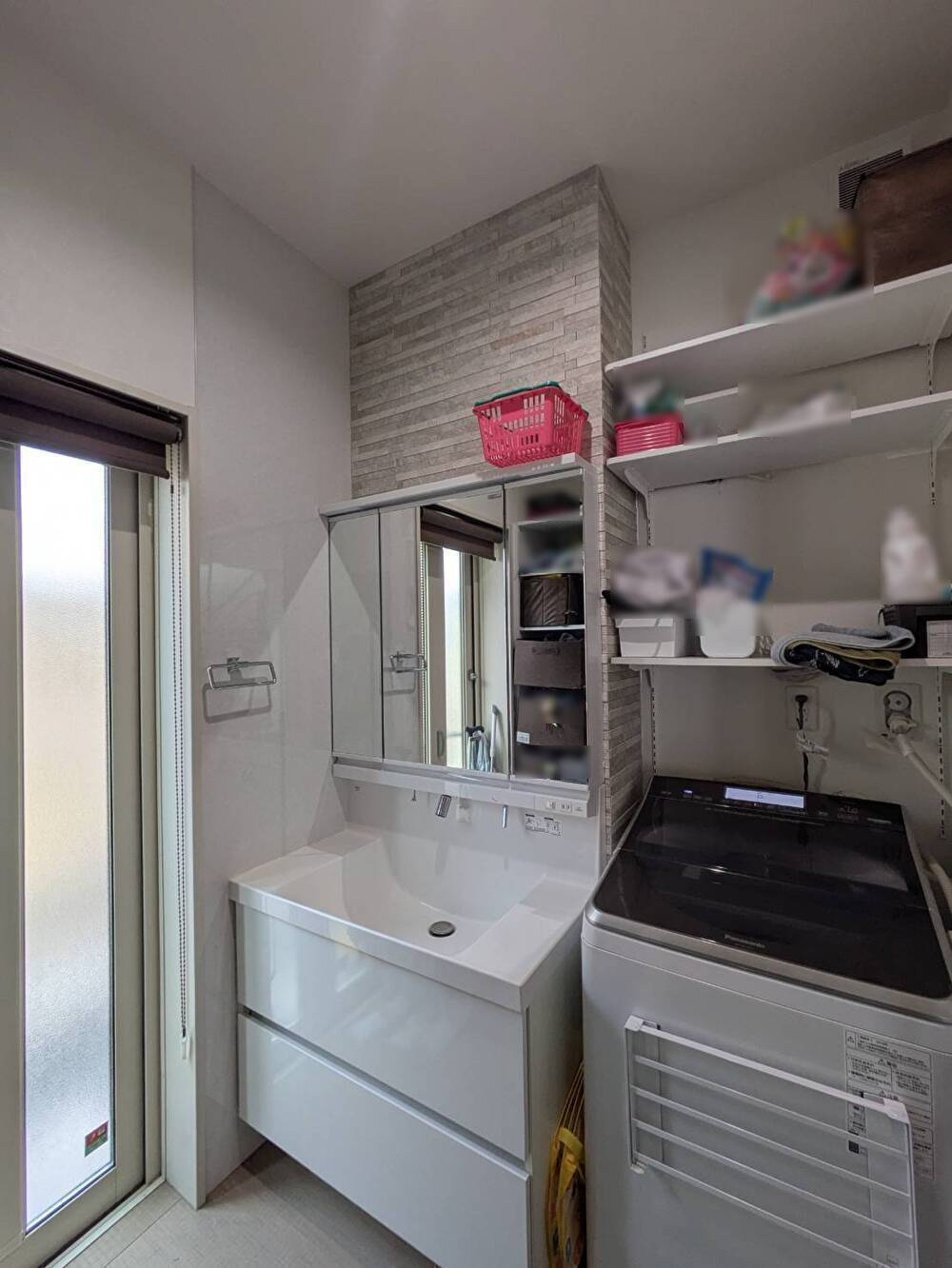 岡山市南区築港緑町3丁目 中古住宅の脱衣所|◆洗面室の様子です。