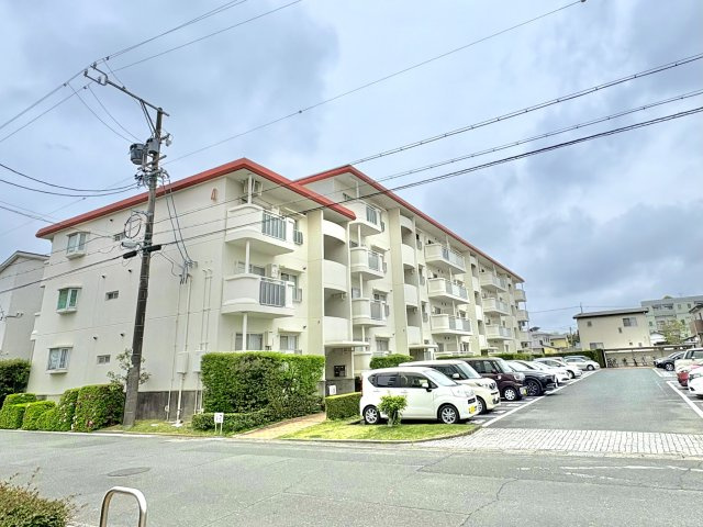 芳川ハイツ4号棟　3階の外観|芳川ハイツ4号棟の3階の物件です。