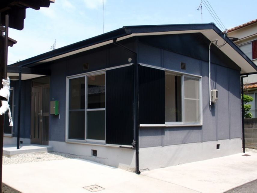 魚住町西岡戸建の外観