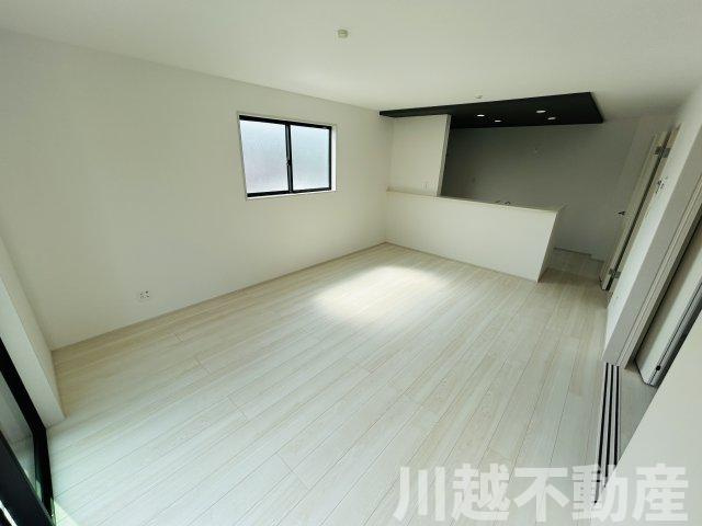 全居室南向き！の居間・リビング|当社で火災保険も取り扱っています