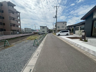 【前面道路含む現地写真】