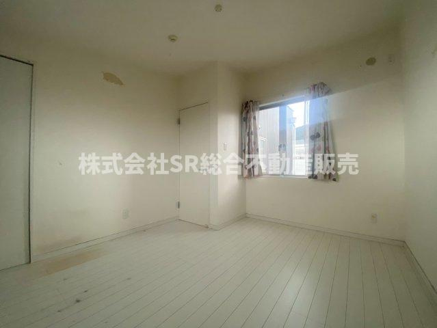 横小路町4丁目中古戸建の子供部屋|子供部屋としても使い勝手の良いお部屋です