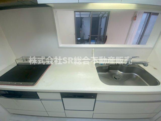 横小路町4丁目中古戸建のキッチン|IH3口コンロ、グリル、食洗機もついてます♪