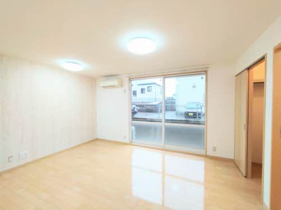 【居間・リビング】 | シャーメゾンＨＡＲＵＫＡ | ゆったり過ごせる居間です