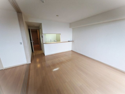 【居間・リビング】 | シーズガーデングリーンパティオ | 広々としたダイニングキッチン。