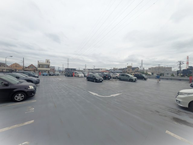 【駐車場】 | シーズガーデングリーンパティオ | 駐車場があるので、車を買う予定の方も安心です