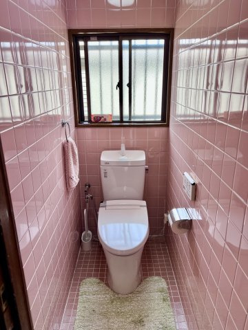 河内長野市古野町中古戸建のトイレ|2階のお洒落なトイレ♪