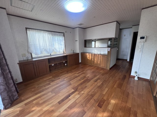 河内長野市古野町中古戸建の居間・リビング|広々としたリビング♪