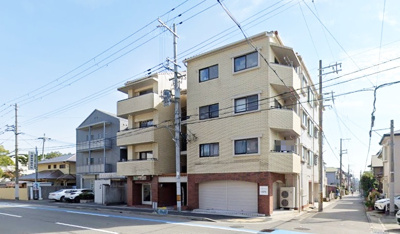 【外観】 | ル・パレ魚崎 | 徒歩３分の小寄公園には球技のできるグランドや、アスレッチックがあり、お子様の遊び場に困りません
