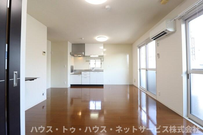 グリーンヴィラ カラビナ　Kの居間・リビング