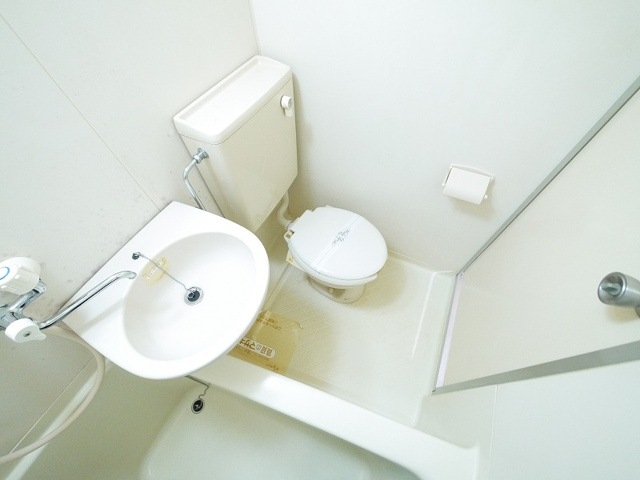 メゾンアンテルナ奈良のトイレ|シンプルで使いやすいトイレです