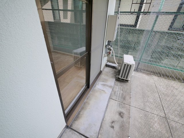 メゾンアンテルナ奈良のバルコニー|広々としたバルコニーです