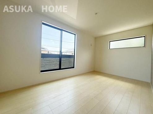 神奈川県横浜市都筑区すみれが丘 戸建の洋室|使い勝手のいい洋室です