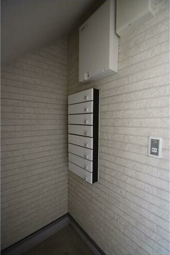 サンプレミオ十番町のエントランス