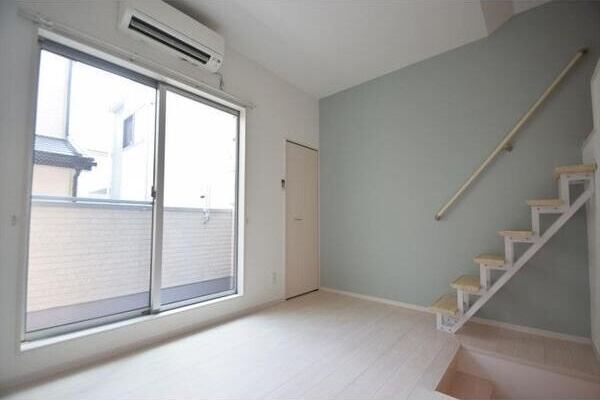 サンプレミオ十番町の居間・リビング