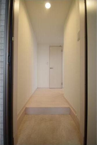 サンプレミオ十番町の玄関