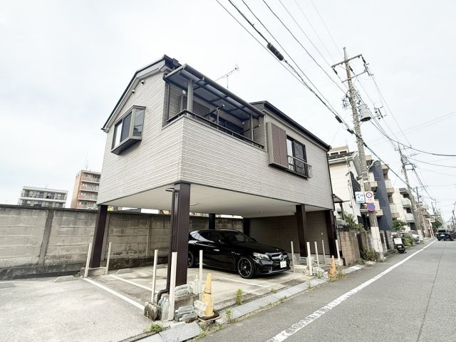 萩中3丁目高床式戸建の外観