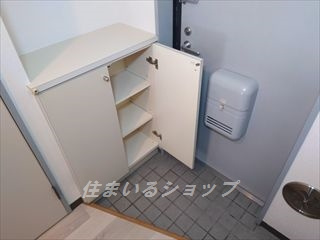 広島市安佐北区落合１丁目の賃貸マンションの玄関