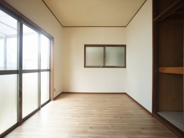 【子供部屋】 | 千渡貸家 | お部屋がスッキリ！充実収納付きです♪